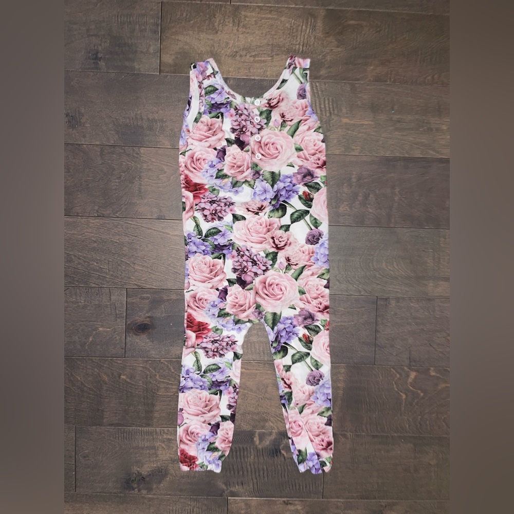 Romy 🖤 Lulu flower onesie 🌸